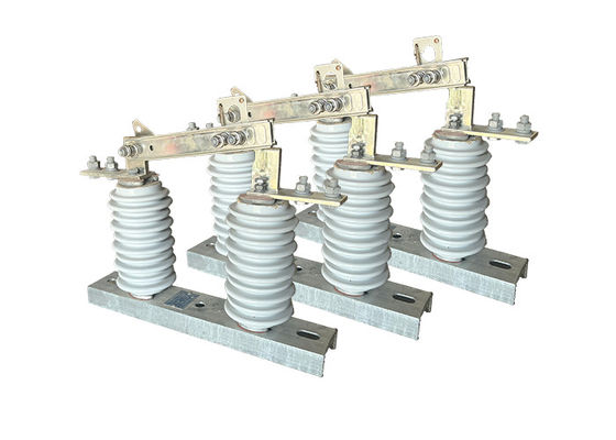 سوئیچ جدا کننده ولتاژ بالا سرامیکی 12kV-36kV AC Power Vertical Break Switch برای سیستم توزیع بیرونی