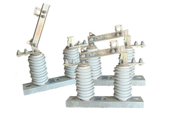 12kV 630A HV AC کارایی بالابرق جدا کردن سوئیچ Gb 1985-2014 خطر کم با قطع کننده مدار خلاء در فضای باز